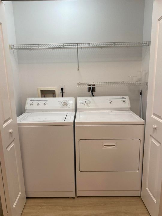 Active With Contract: $3,500 (2 beds, 2 baths, 1276 Square Feet)