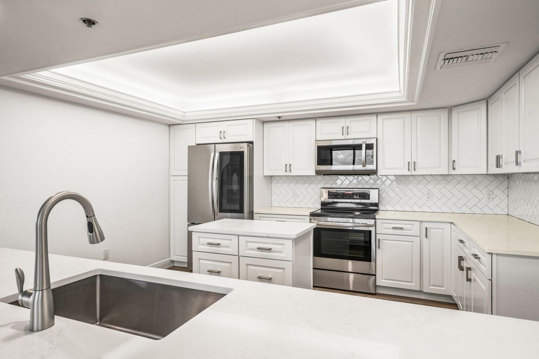 For Sale: $599,900 (2 beds, 2 baths, 1436 Square Feet)