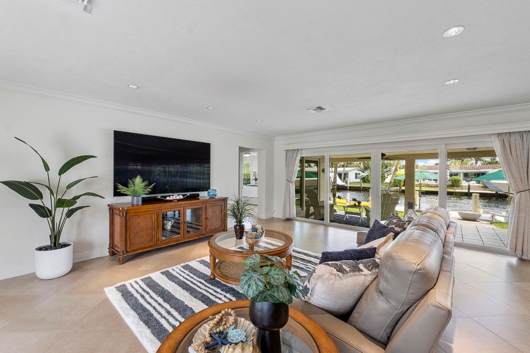 Active With Contract: $1,649,000 (3 beds, 2 baths, 1725 Square Feet)