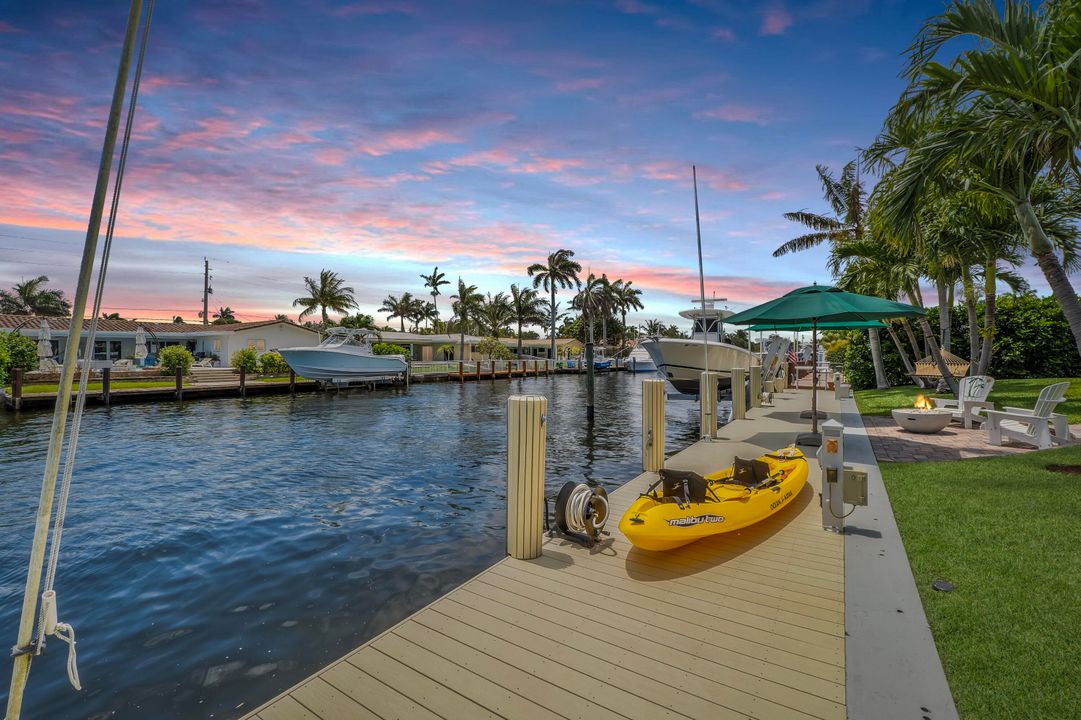 Active With Contract: $1,649,000 (3 beds, 2 baths, 1725 Square Feet)