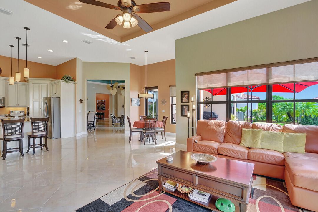 Active With Contract: $1,074,000 (4 beds, 2 baths, 3082 Square Feet)