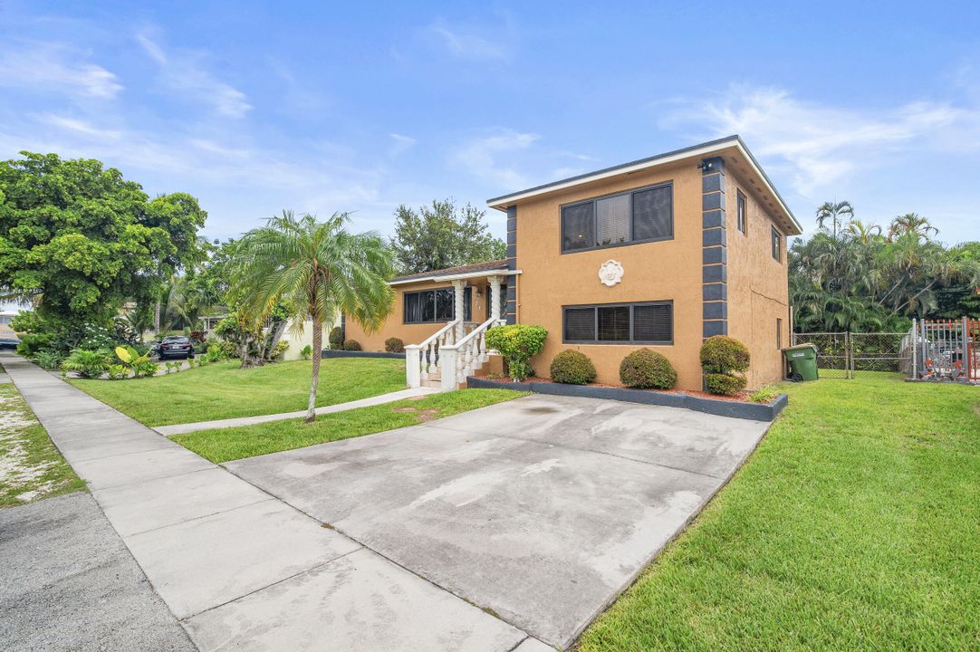 Active With Contract: $700,000 (3 beds, 2 baths, 2158 Square Feet)