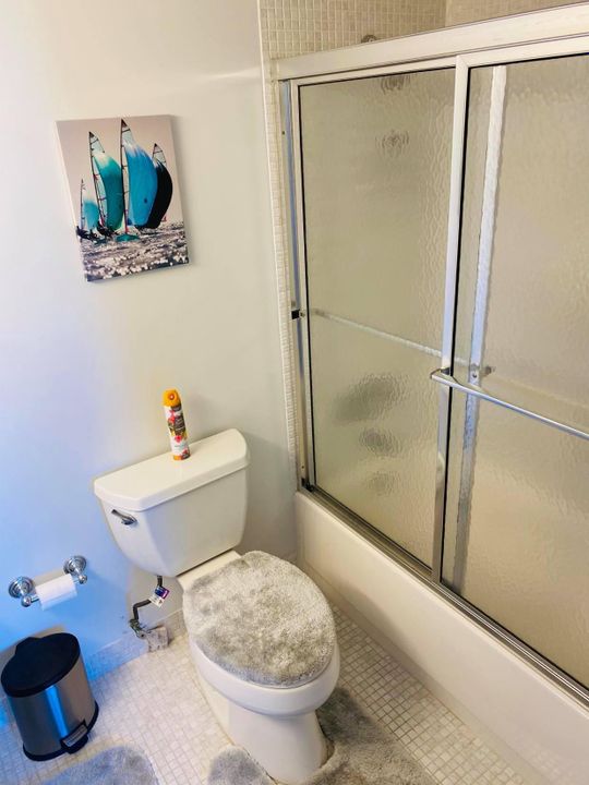 Active With Contract: $3,850 (2 beds, 2 baths, 1200 Square Feet)