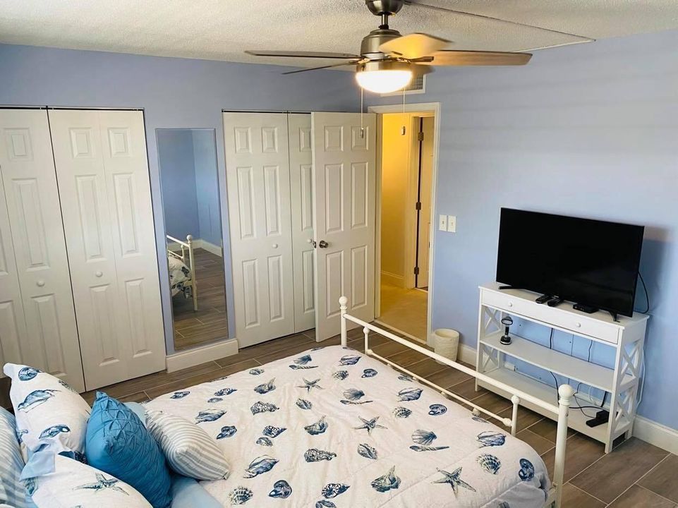 Active With Contract: $3,850 (2 beds, 2 baths, 1200 Square Feet)