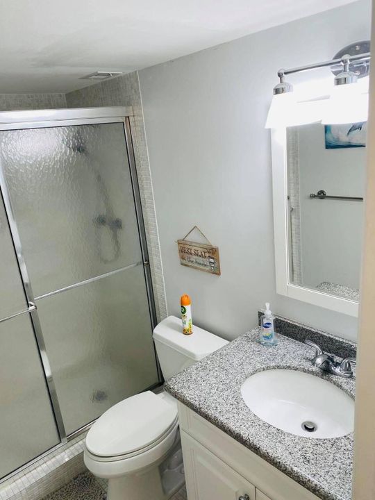 Active With Contract: $3,850 (2 beds, 2 baths, 1200 Square Feet)