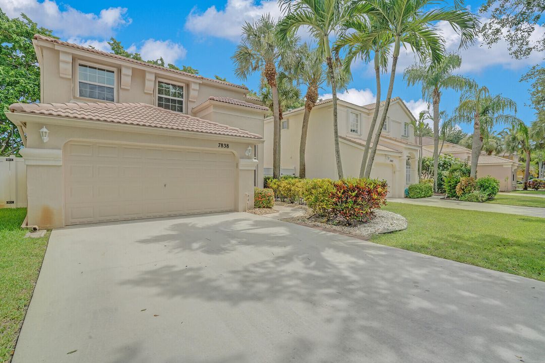 Active With Contract: $639,000 (4 beds, 2 baths, 2558 Square Feet)