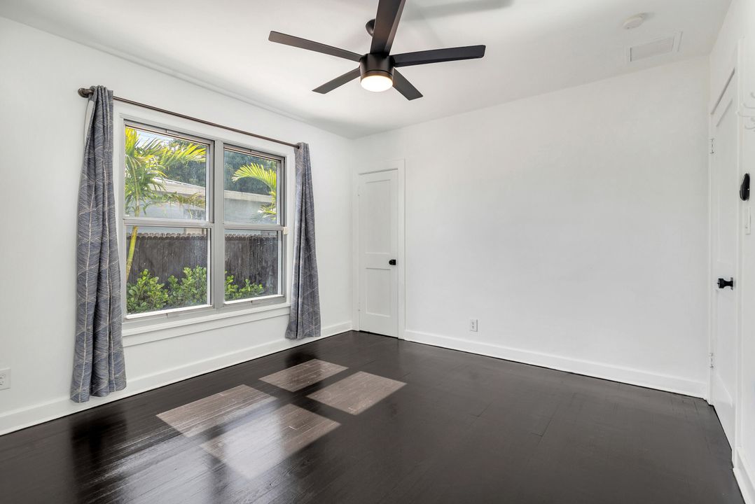 Active With Contract: $4,350 (2 beds, 1 baths, 1239 Square Feet)