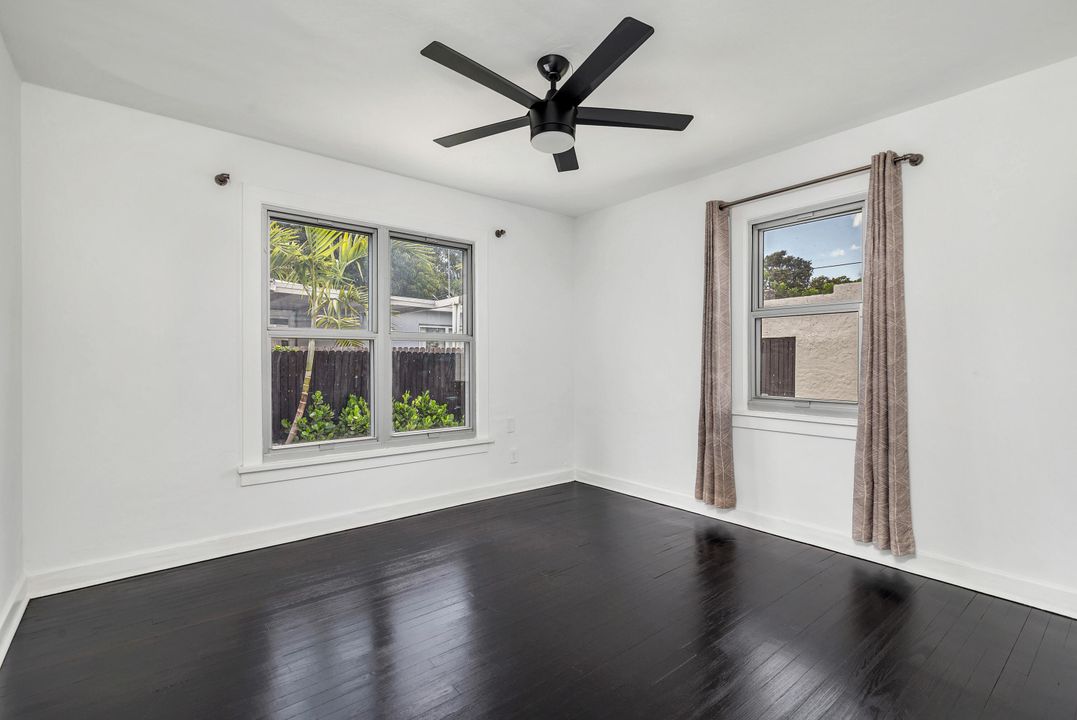 Active With Contract: $4,350 (2 beds, 1 baths, 1239 Square Feet)