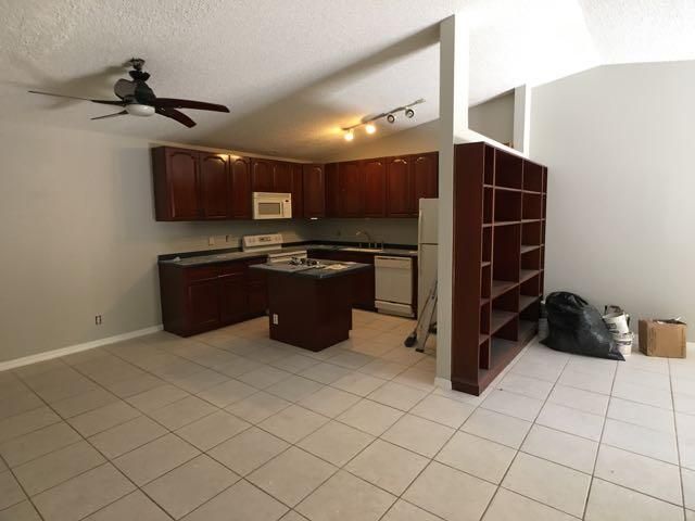 For Rent: $1,950 (2 beds, 2 baths, 1134 Square Feet)