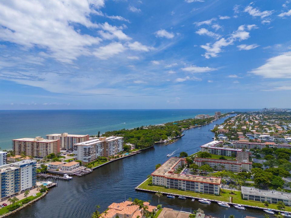 Active With Contract: $599,999 (3 beds, 2 baths, 1435 Square Feet)