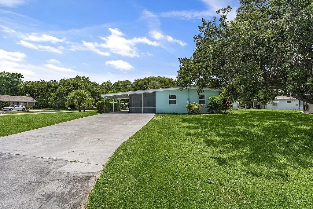 For Sale: $420,000 (3 beds, 2 baths, 1415 Square Feet)