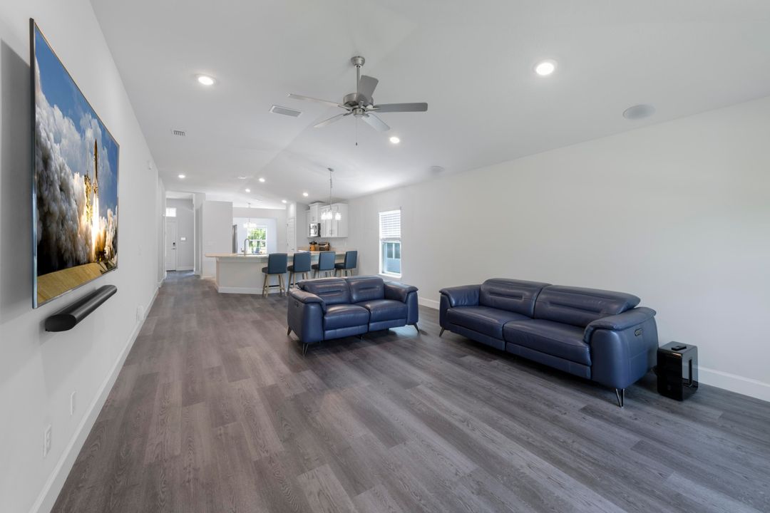 Active With Contract: $449,000 (4 beds, 2 baths, 1926 Square Feet)