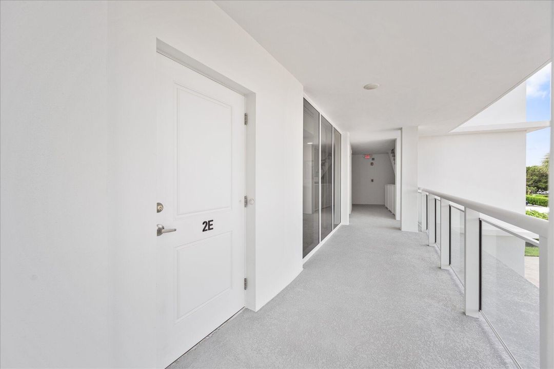 Active With Contract: $5,500 (1 beds, 1 baths, 702 Square Feet)