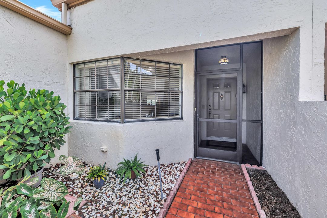 Active With Contract: $2,500 (2 beds, 2 baths, 1264 Square Feet)