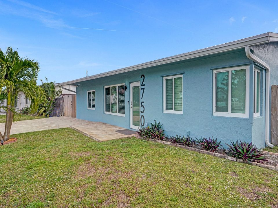 Active With Contract: $3,350 (3 beds, 1 baths, 1138 Square Feet)