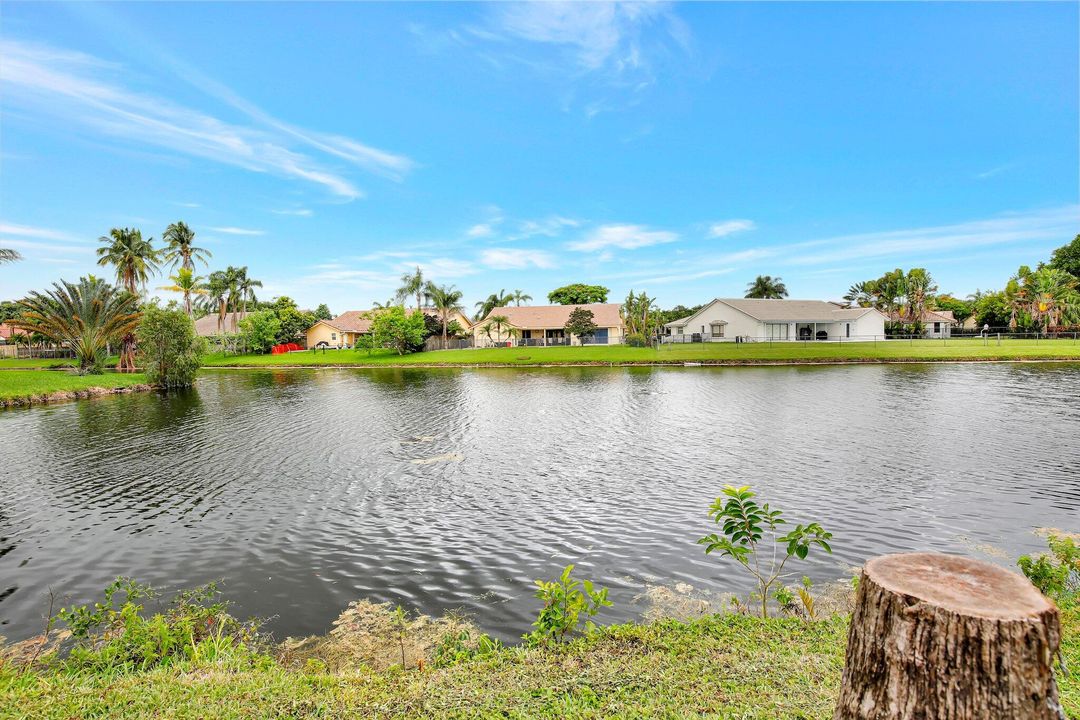 Active With Contract: $975,000 (4 beds, 2 baths, 2600 Square Feet)