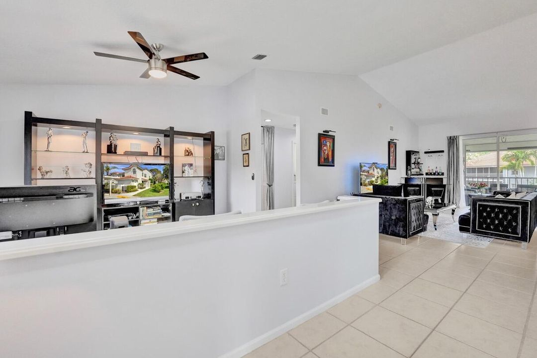 Active With Contract: $4,000 (2 beds, 2 baths, 1822 Square Feet)