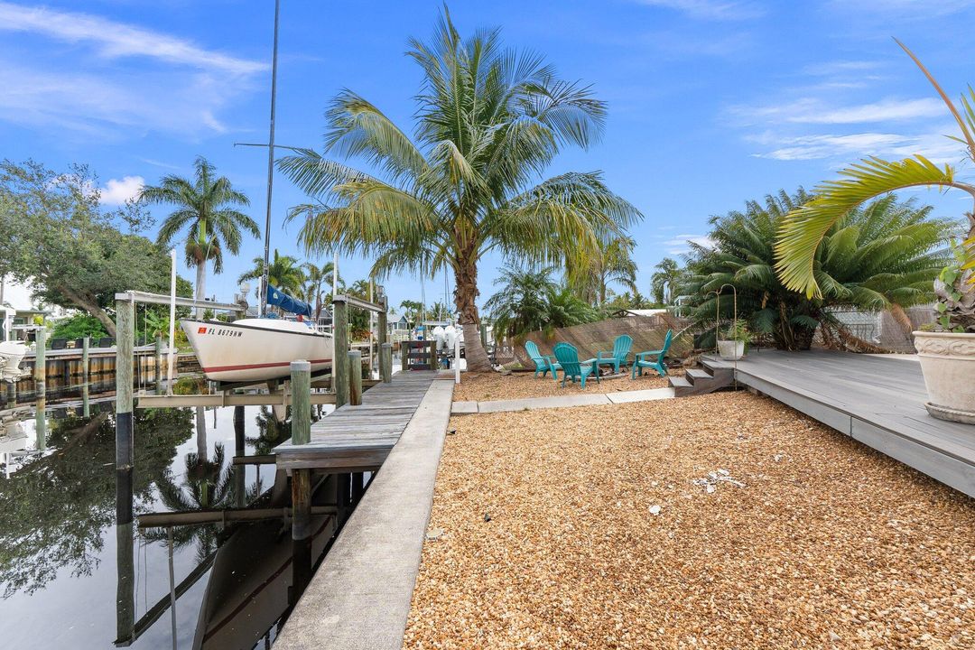 For Sale: $1,250,000 (3 beds, 2 baths, 1912 Square Feet)