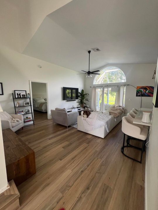 Active With Contract: $4,000 (4 beds, 2 baths, 1871 Square Feet)