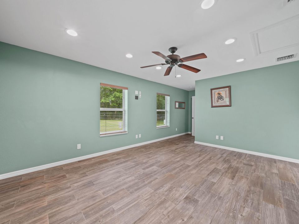 For Sale: $309,000 (3 beds, 2 baths, 1448 Square Feet)