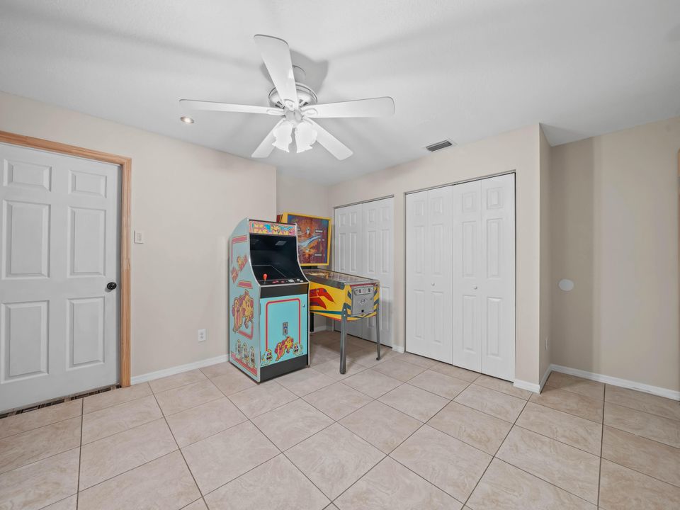 For Sale: $309,000 (3 beds, 2 baths, 1448 Square Feet)