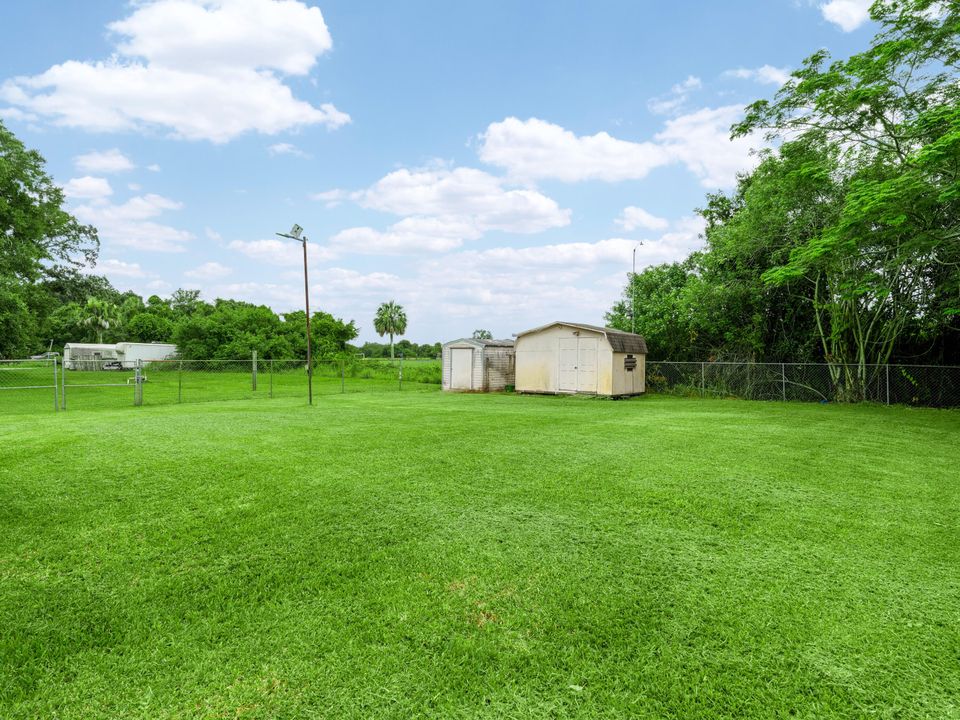 For Sale: $309,000 (3 beds, 2 baths, 1448 Square Feet)