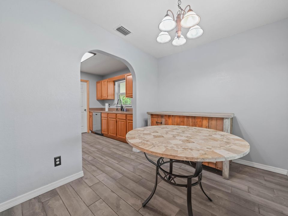 For Sale: $309,000 (3 beds, 2 baths, 1448 Square Feet)