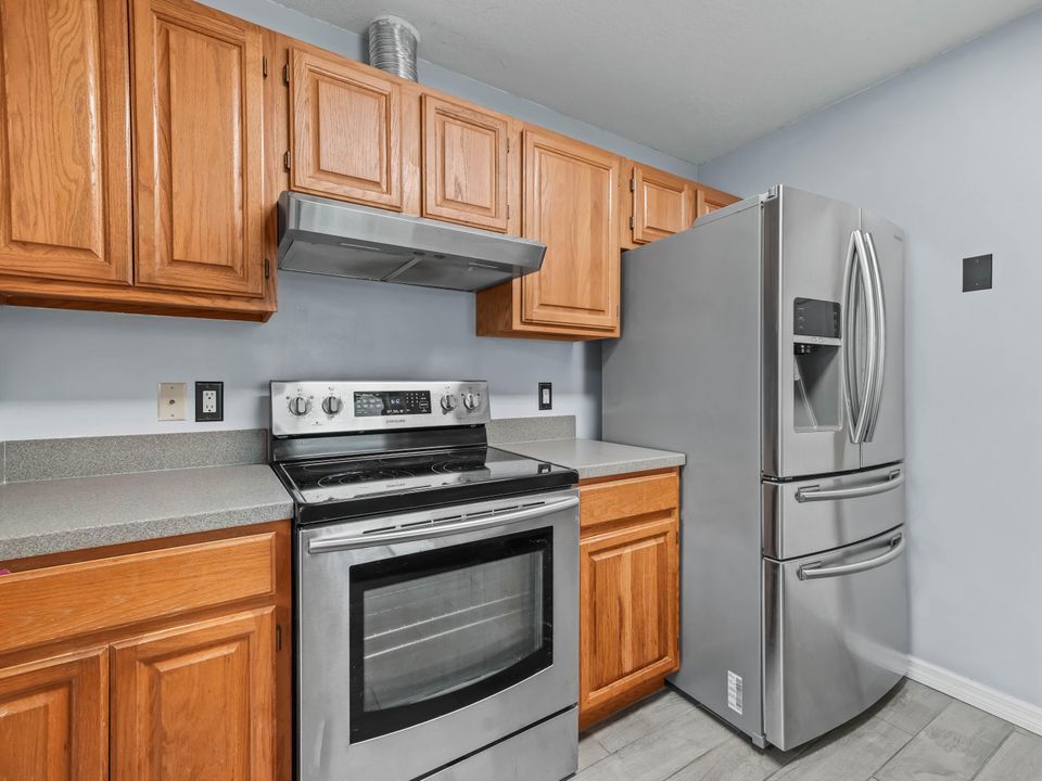 For Sale: $309,000 (3 beds, 2 baths, 1448 Square Feet)