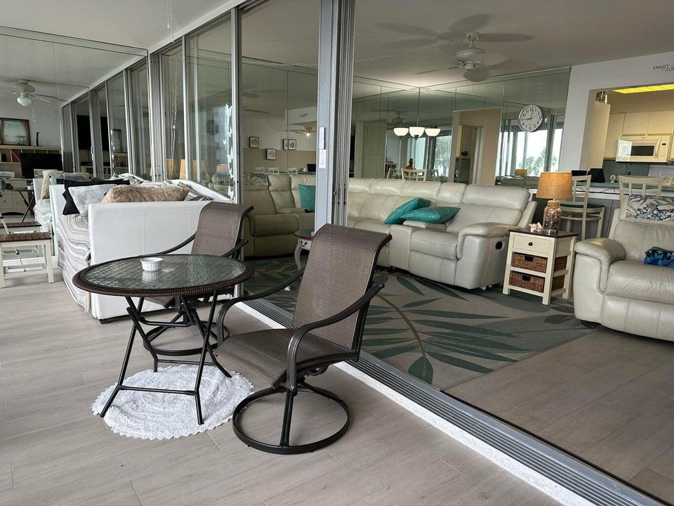 出租: $5,000 (2 贝兹, 2 浴室, 1250 平方英尺)