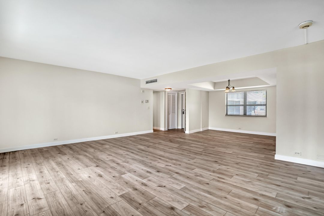 Active With Contract: $3,200 (2 beds, 2 baths, 1382 Square Feet)