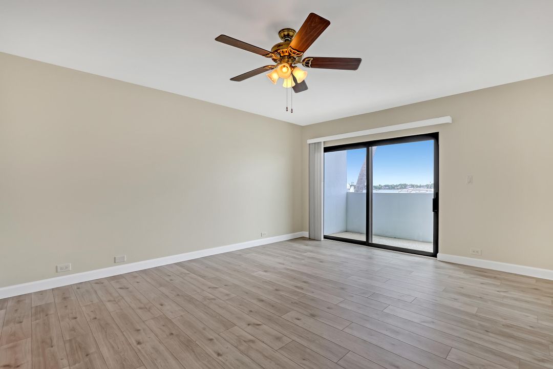 Active With Contract: $3,200 (2 beds, 2 baths, 1382 Square Feet)