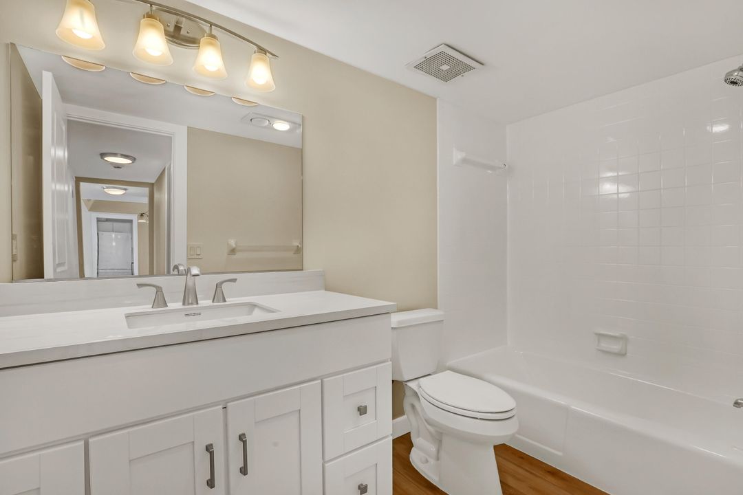 Active With Contract: $3,200 (2 beds, 2 baths, 1382 Square Feet)