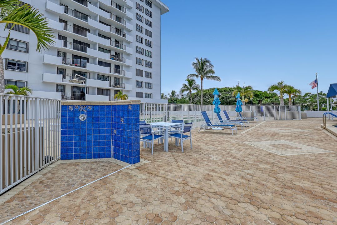 Active With Contract: $3,200 (2 beds, 2 baths, 1382 Square Feet)