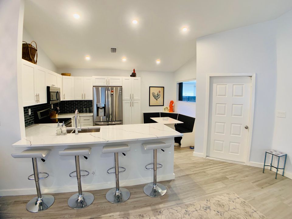 Active With Contract: $7,000 (3 beds, 2 baths, 1406 Square Feet)