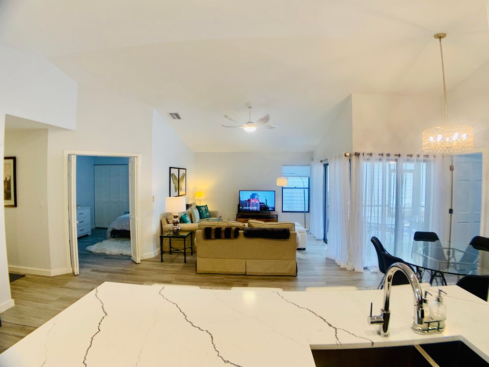 Active With Contract: $7,000 (3 beds, 2 baths, 1406 Square Feet)