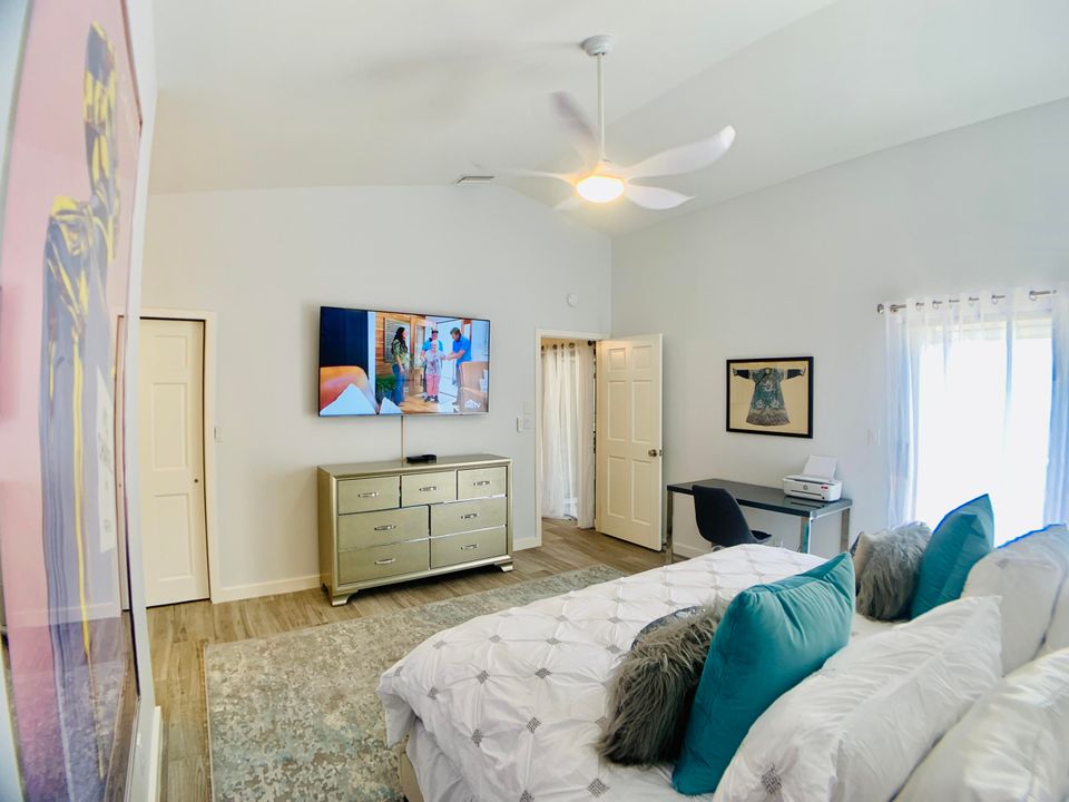 Active With Contract: $7,000 (3 beds, 2 baths, 1406 Square Feet)