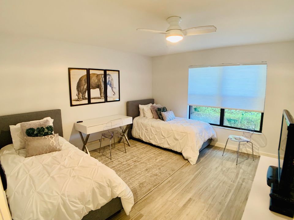 Active With Contract: $7,000 (3 beds, 2 baths, 1406 Square Feet)