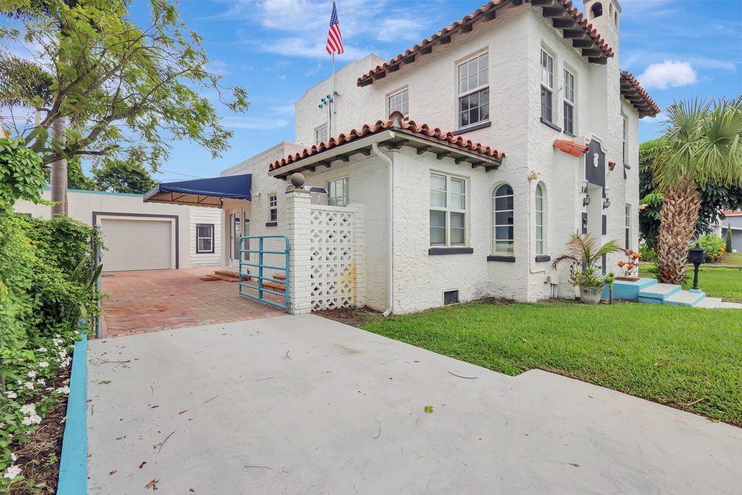 For Sale: $1,760,000 (3 beds, 2 baths, 2526 Square Feet)