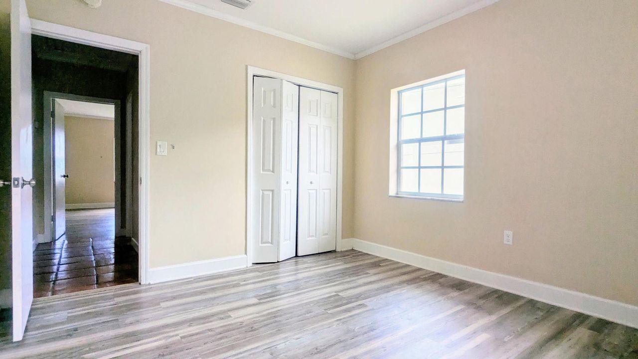 For Sale: $455,905 (2 beds, 2 baths, 1160 Square Feet)