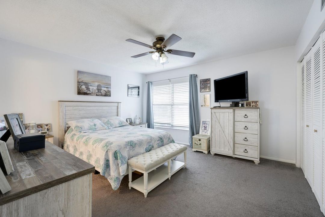 Active With Contract: $147,900 (2 beds, 2 baths, 1088 Square Feet)