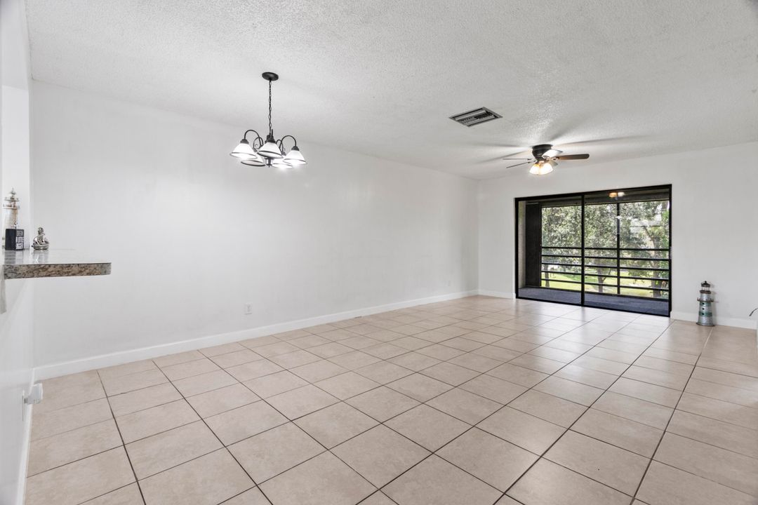 For Sale: $182,500 (2 beds, 2 baths, 1021 Square Feet)