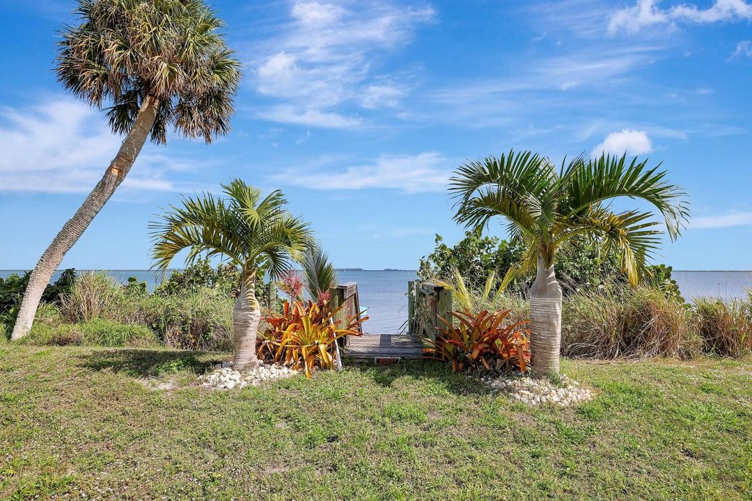 For Sale: $1,139,000 (3 beds, 2 baths, 2416 Square Feet)