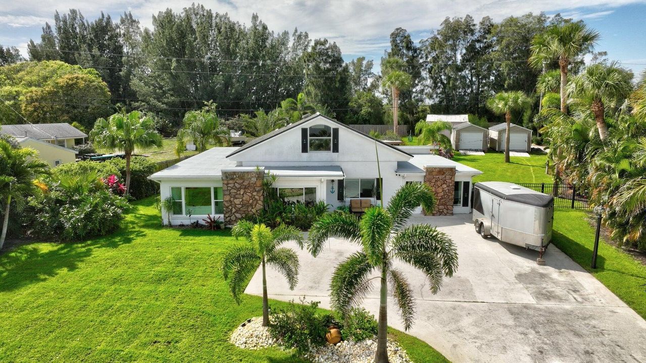 For Sale: $1,139,000 (3 beds, 2 baths, 2416 Square Feet)