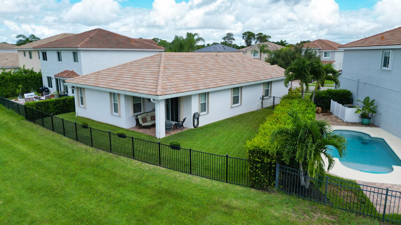 Active With Contract: $499,000 (3 beds, 2 baths, 1766 Square Feet)