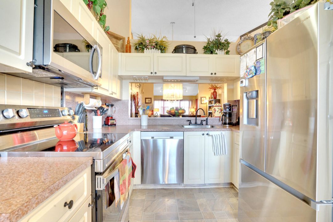 Active With Contract: $150,000 (2 beds, 2 baths, 1186 Square Feet)