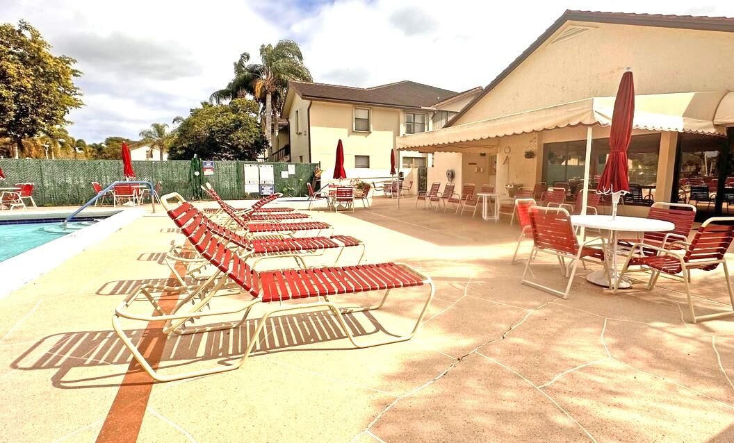 Active With Contract: $150,000 (2 beds, 2 baths, 1186 Square Feet)