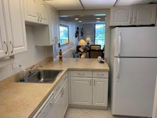 For Sale: $249,999 (2 beds, 1 baths, 1068 Square Feet)