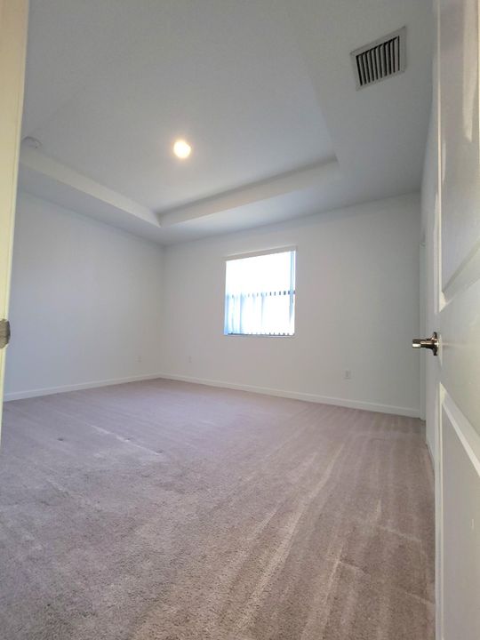 Active With Contract: $2,550 (3 beds, 2 baths, 1749 Square Feet)