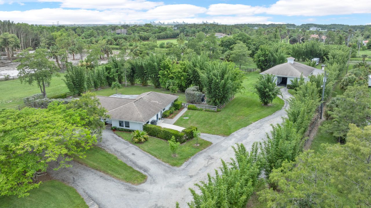 For Sale: $2,349,000 (3 beds, 3 baths, 2313 Square Feet)