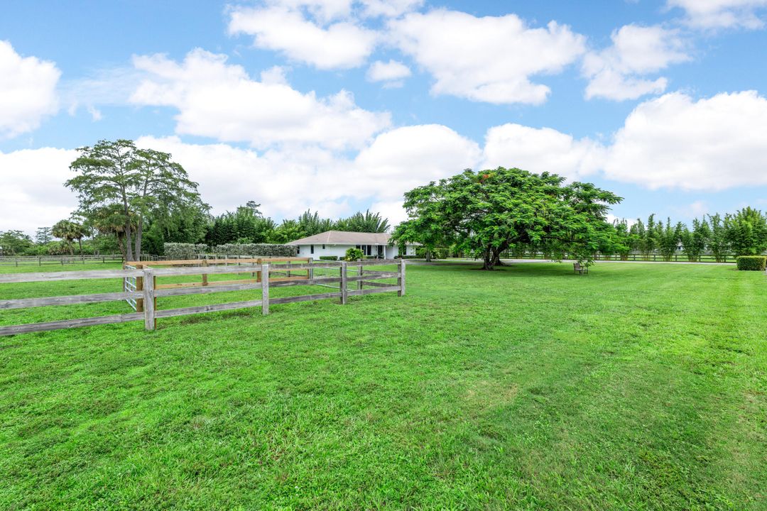 For Sale: $2,349,000 (3 beds, 3 baths, 2313 Square Feet)